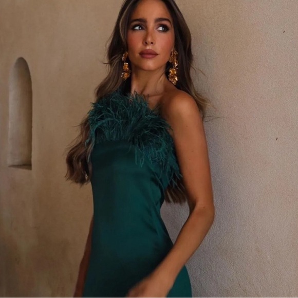 ZARA FEATHER SATIN EFFECT DRESS - Picture 4 of 11
